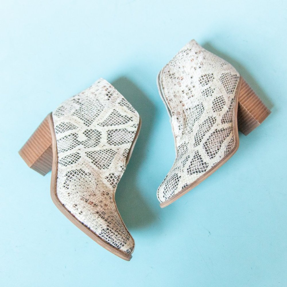Diba True Look Down Genuine Leather Snake Print Slip On Block Heel Boots Sz 7.5